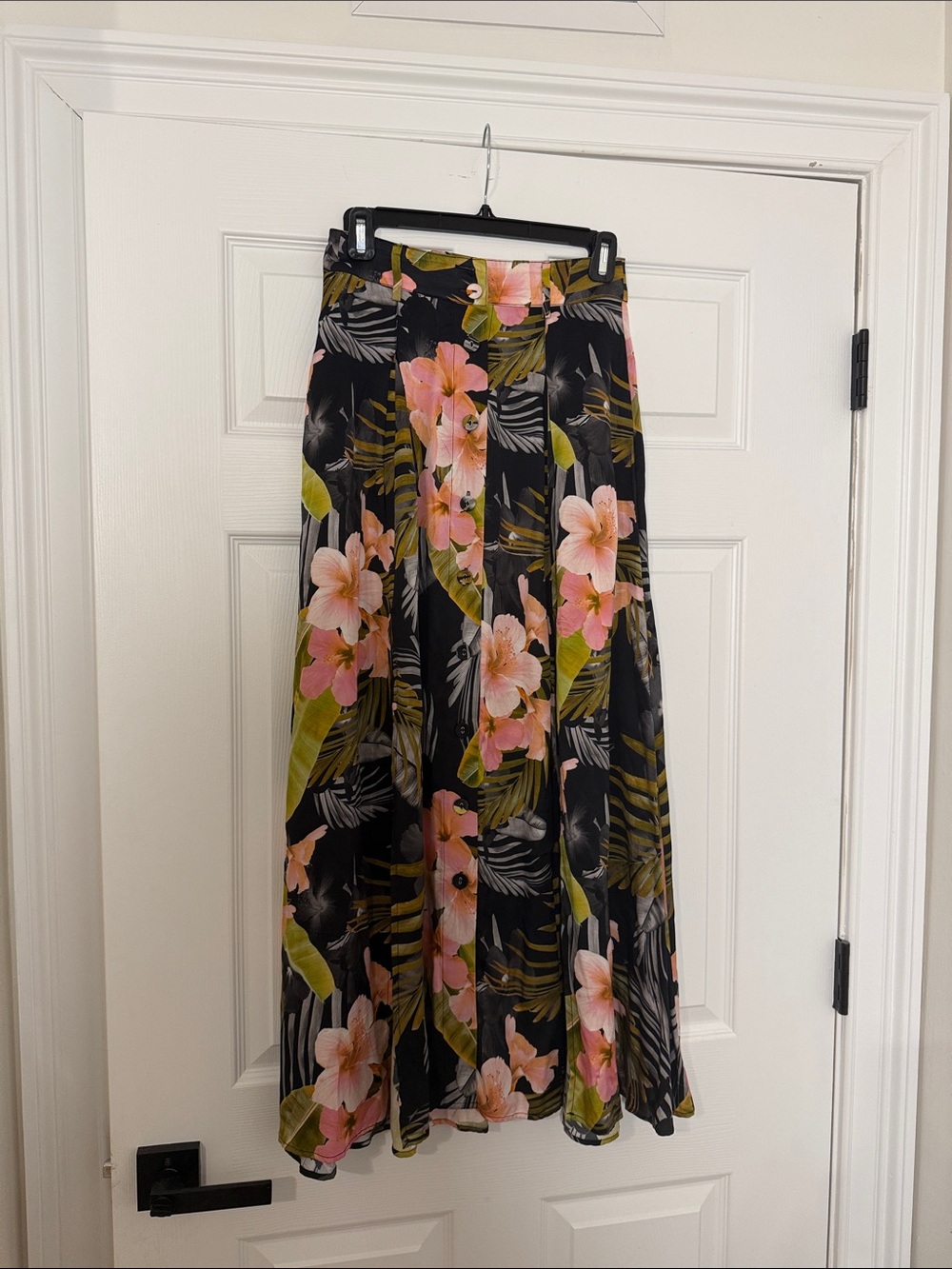 FAVORITE DAUGHTER SKIRT SET 
SMALL/2
Like new condition
MSRP for set $448 - Picture 3 of 8
